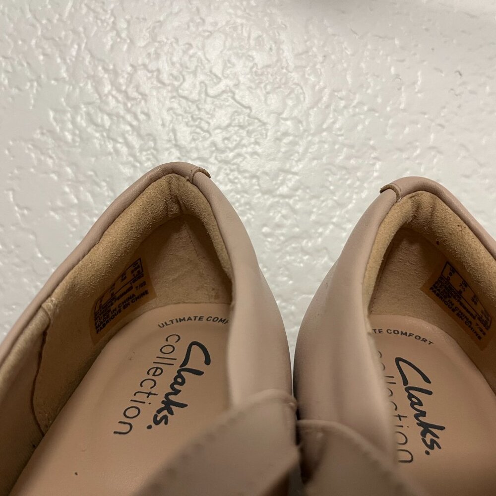 CLARKS ~ Ambyr Shine Pump in Dusty Rose / Almond Toe Mary Jane / Size 7.5M - Picture 6 of 7
